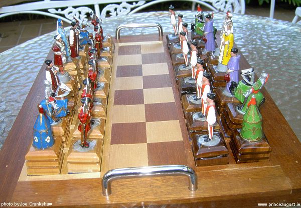 PA713 + PA714 Field of Cloth of Gold (Renaissance) Chess Set with Henry VIII & Francis I